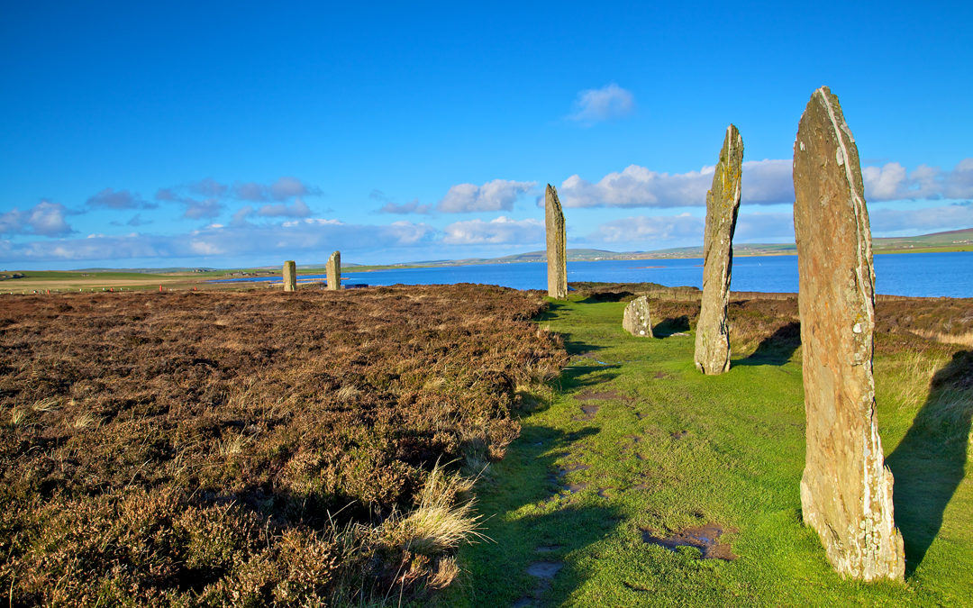 Ring of Brodgar auf den Orkney Inseln