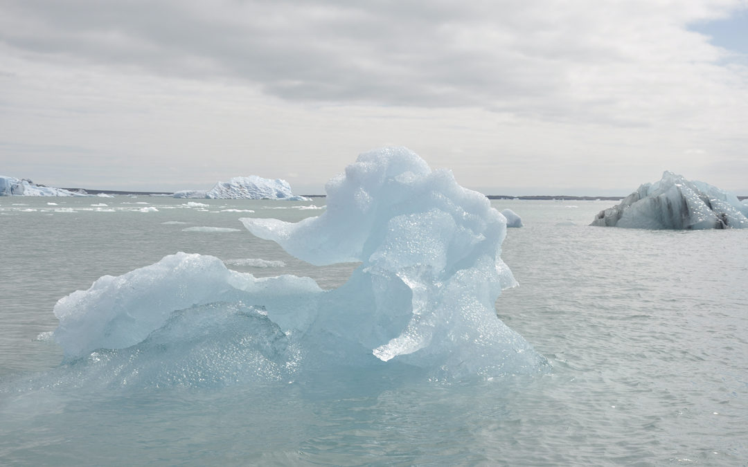 Wunderschöne Formen im Eismeer