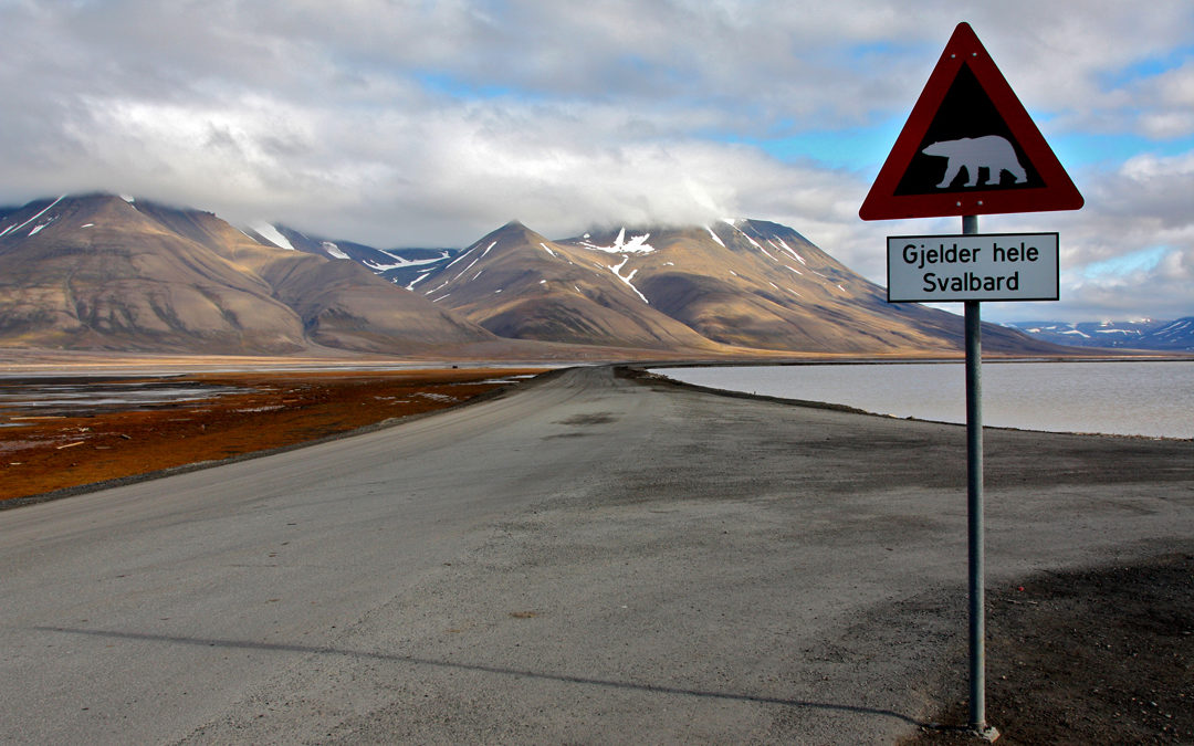 Straßenschild in Spitzbergen